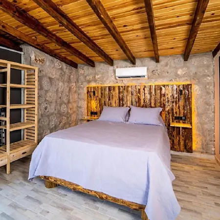 Private Pool With Garden For 2 People In Faralya, - Awz 229 Φετιγιέ