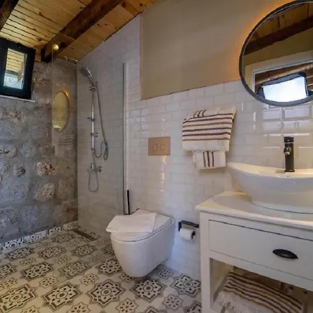 Private Pool With Garden For 2 People In Faralya, - Awz 229 Φετιγιέ